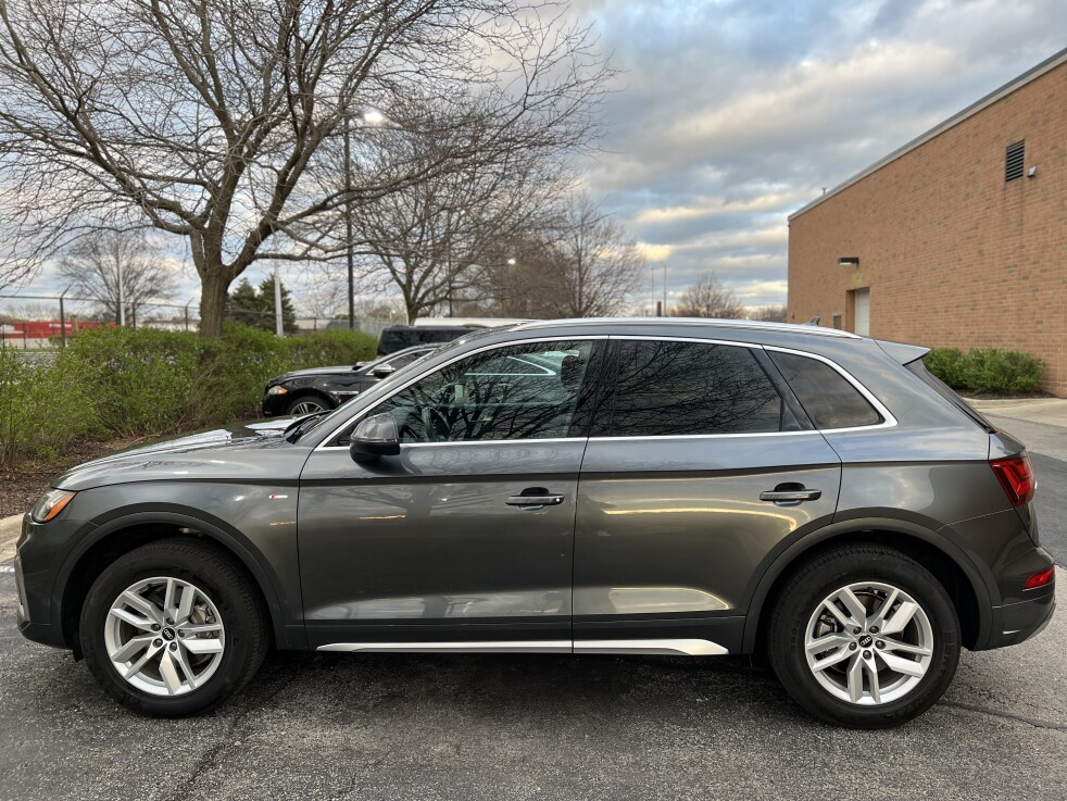 2022 Audi Q5 45 TFSI S line Premium Sport Utility 4D SUV